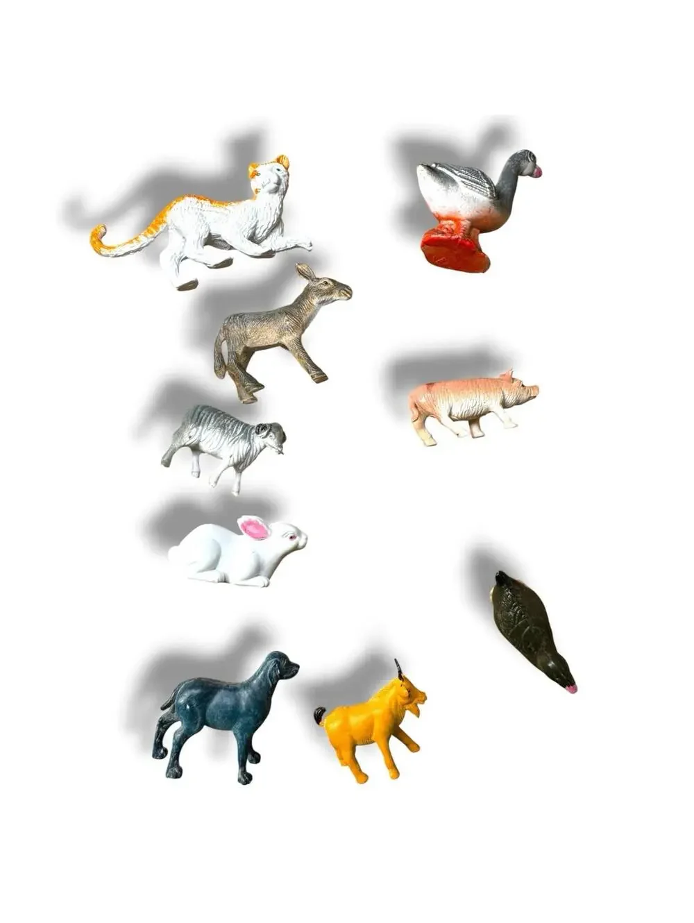 Vintage Realistic Farm Animal Figurines Play Set Plastic GC